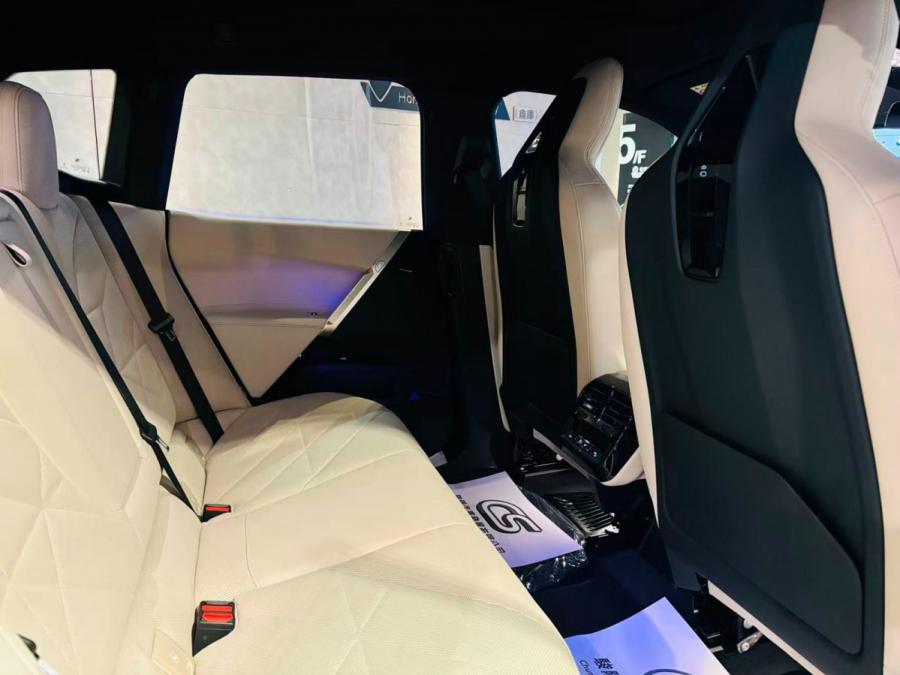 IX XDRIVE50 - Image 4